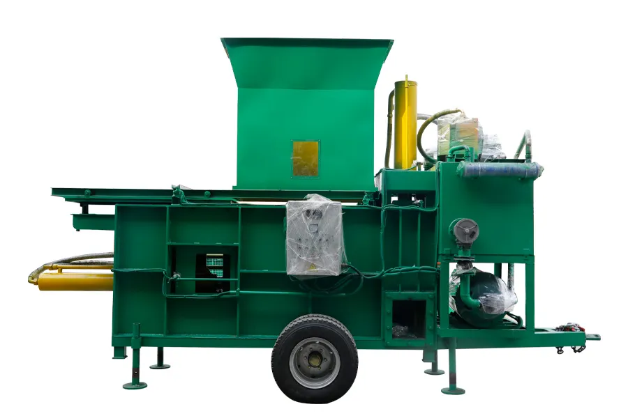 Large three-cylinder straw baler